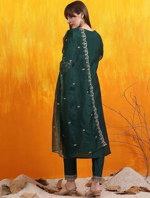 embroidered sequinned chanderi cotton straight kurta with trousers & dupatta 5