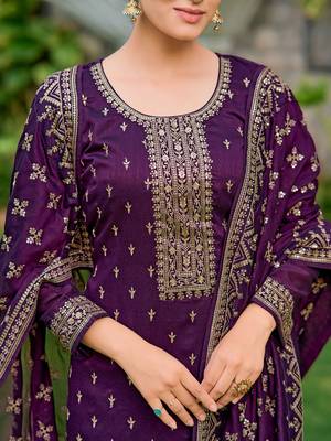 floral embroidered zari round neck straight kurta with trousers & dupatta 3