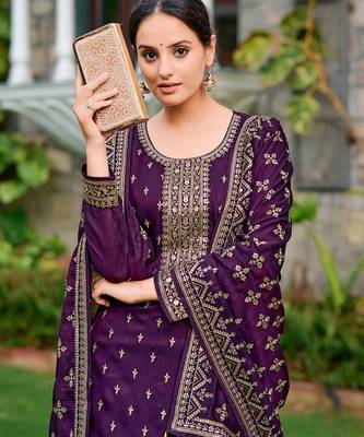 floral embroidered zari round neck straight kurta with trousers & dupatta 7