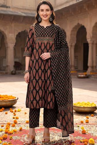 women ethnic motifs printed regular  cotton kurta with trousers & with dupatta