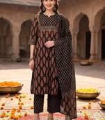 women ethnic motifs printed regular  cotton kurta with trousers & with dupatta