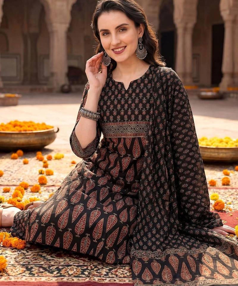 women ethnic motifs printed regular  cotton kurta with trousers & with dupatta