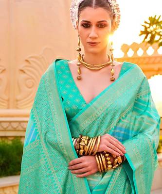 Green ethnic motifs zari silk blend banarasi saree 3