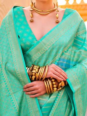 Green ethnic motifs zari silk blend banarasi saree 4