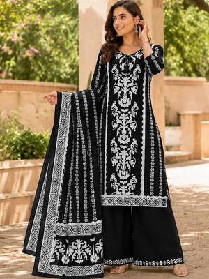 women ethnic motifs printed regular  cotton kurta with palazzos & with dupatta 1