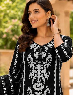 women ethnic motifs printed regular  cotton kurta with palazzos & with dupatta 3
