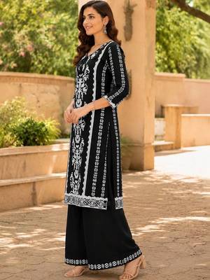 women ethnic motifs printed regular  cotton kurta with palazzos & with dupatta 4