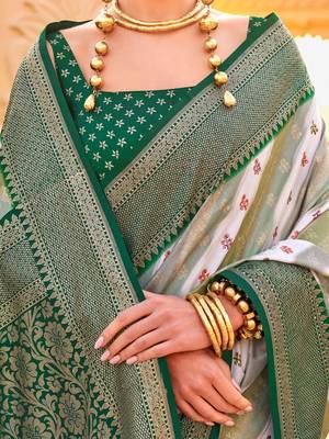 Off white woven design zari silk blend designer banarasi saree 5
