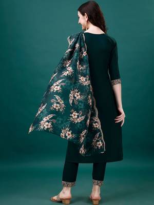 women floral embroidered regular thread work kurta with trousers & with dupatta 4