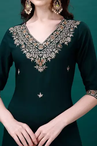 women floral embroidered regular thread work kurta with trousers & with dupatta