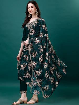 women floral embroidered regular thread work kurta with trousers & with dupatta 7