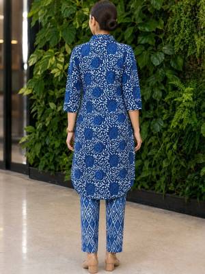 women ethnic motifs printed regular  cotton kurta with trousers 2