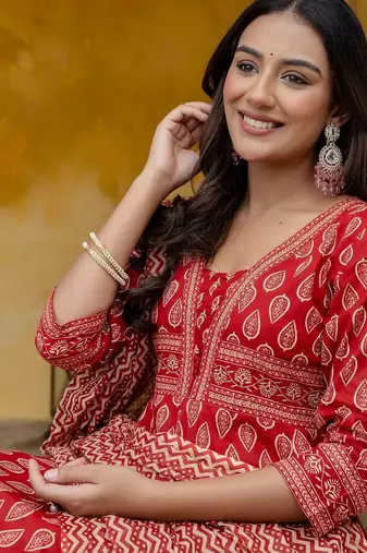 women ethnic motifs printed empire  cotton kurta with trousers & with dupatta