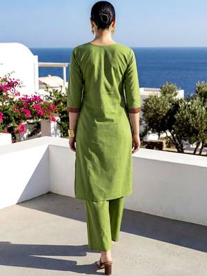 women ethnic motifs embroidered regular thread work  cotton kurta with palazzos 2