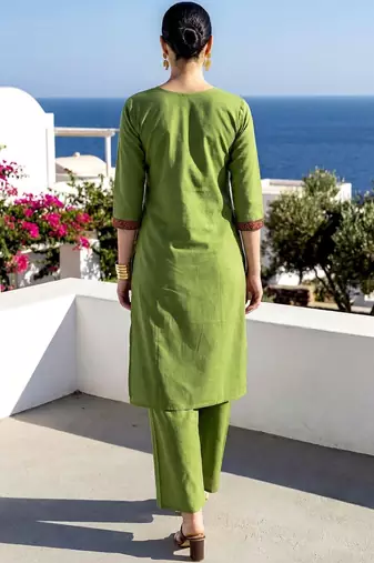 women ethnic motifs embroidered regular thread work  cotton kurta with palazzos