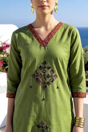 women ethnic motifs embroidered regular thread work  cotton kurta with palazzos