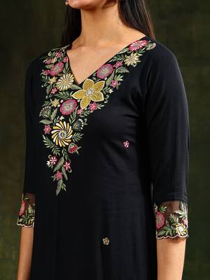 floral embroidered v neck organza kurta with trousers and dupatta 2