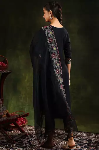 floral embroidered v neck organza kurta with trousers and dupatta