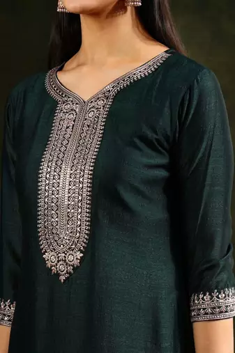 women ethnic motifs embroidered regular kurta with trousers & with dupatta