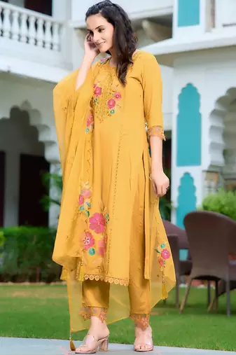 women floral embroidered regular thread work kurta with trousers & with dupatta