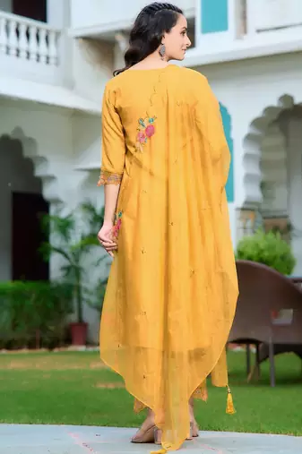 women floral embroidered regular thread work kurta with trousers & with dupatta