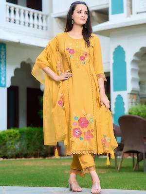 women floral embroidered regular thread work kurta with trousers & with dupatta 5