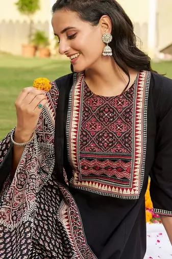 women ethnic motifs printed regular  cotton kurta with trousers & with dupatta