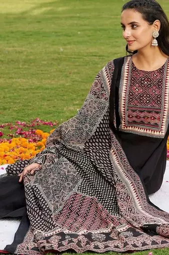 women ethnic motifs printed regular  cotton kurta with trousers & with dupatta
