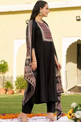 women ethnic motifs printed regular  cotton kurta with trousers & with dupatta