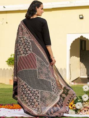 women ethnic motifs printed regular  cotton kurta with trousers & with dupatta 7