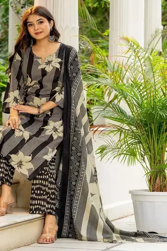 women floral printed regular  cotton kurta with trousers & with dupatta