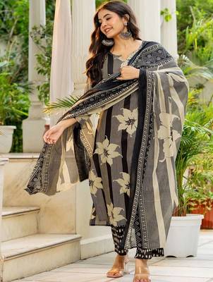 women floral printed regular  cotton kurta with trousers & with dupatta 3