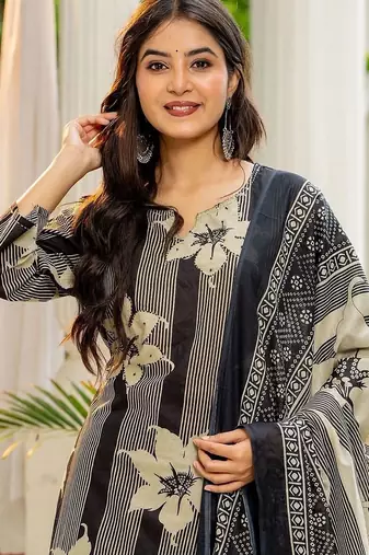 women floral printed regular  cotton kurta with trousers & with dupatta