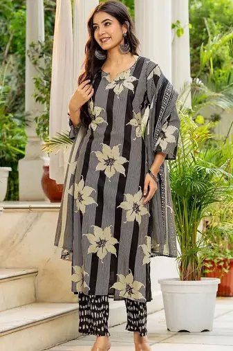 women floral printed regular  cotton kurta with trousers & with dupatta