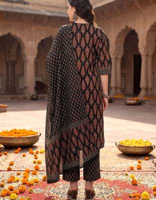 women ethnic motifs printed regular beads and stones  cotton kurta with trousers & with 3