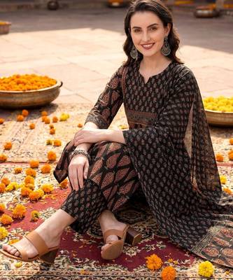 women ethnic motifs printed regular beads and stones  cotton kurta with trousers & with 5