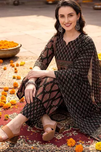 women ethnic motifs printed regular beads and stones  cotton kurta with trousers & with