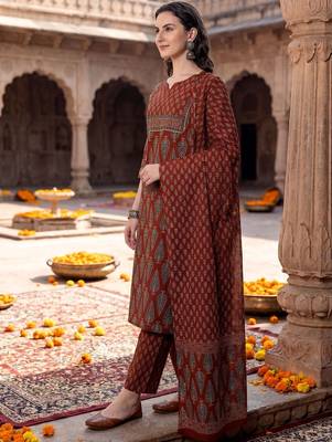 women ethnic motifs printed regular  cotton kurta with trousers & with dupatta 2