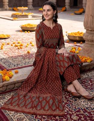 women ethnic motifs printed regular  cotton kurta with trousers & with dupatta 5