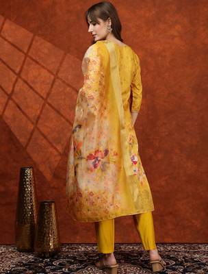 floral printed v-neck straight kurta with trousers & dupatta 5