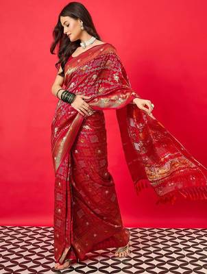 Red bandhani woven design zari border saree 3