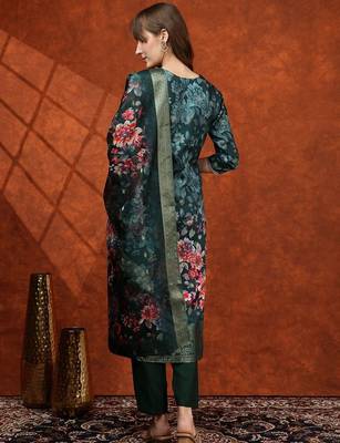 women floral printed regular kurta with trousers & dupatta 5