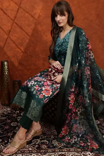 women floral printed regular kurta with trousers & dupatta