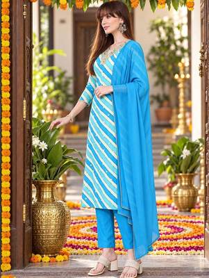 printed v-neck sequinned chanderi cotton kurta with trousers & dupatta 4