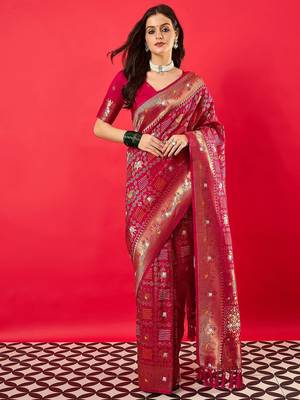 Pink ethnic motifs woven design zari detail saree 2