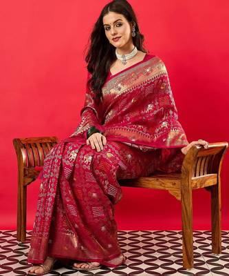 Pink ethnic motifs woven design zari detail saree 5