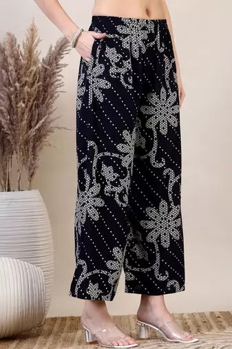 women ethnic motifs printed regular kurta with palazzos