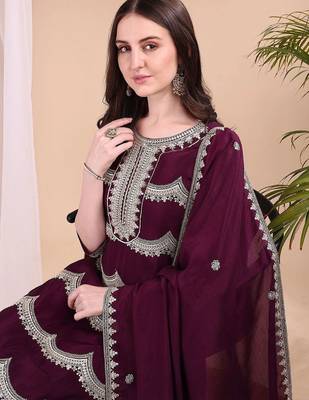women ethnic regular thread work kurta with trousers with dupatta 2