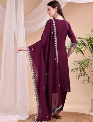 women ethnic regular thread work kurta with trousers with dupatta 3
