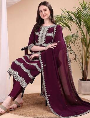 women ethnic regular thread work kurta with trousers with dupatta 5